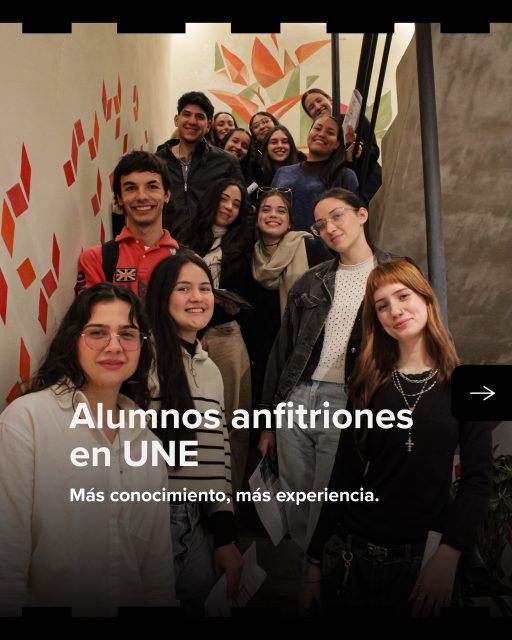 🌟 Nuestros alumnos, anfitriones de una experiencia única.
Espacio UNE 2026 cerró su tercera edición con más de cinco mil visitantes, que durante diez jornadas recorrieron propuestas de arquitectura, diseño, construcción, arte y gastronomía en el edificio Benrow Acros | Aguicons. Una iniciativa que se consolidó como punto de encuentro para profesionales, estudiantes, empresas y público de toda la región.
#ISET #FormaciónProfesional #RAICES #EspacioUNE2026 #AlumnosISET
Y en ese marco, nuestros alumnos de ISET fueron mucho más que visitantes: fueron anfitriones. Con calidez y profesionalismo, acompañaron a quienes se acercaron a conocer tendencias, descubrir productos y conectar con profesionales y empresas locales.
Ser anfitrión también es una forma de aprender: comunicación, actitud de servicio y compromiso con el otro. Valores que en ISET formamos día a día, dentro y fuera del aula.
¡Orgullosos de haber representado a nuestra institución en cada rincón de RAÍCES!